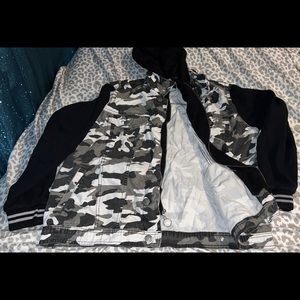 COPY - Black, white, & grey camouflage print jacket with hood. In excellent con…